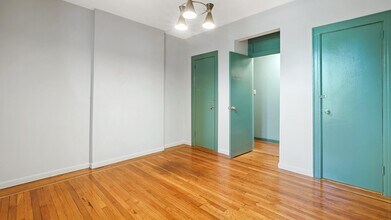 81 Olive St-Unit -A in New York, NY - Building Photo - Building Photo