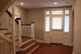 381 Main St in Madison Heights, VA - Building Photo