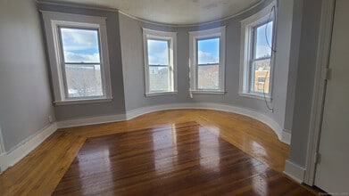 218 West St in Bristol, CT - Building Photo - Building Photo