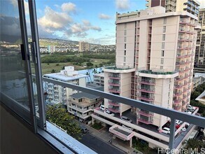 435 Seaside Ave in Honolulu, HI - Building Photo - Building Photo