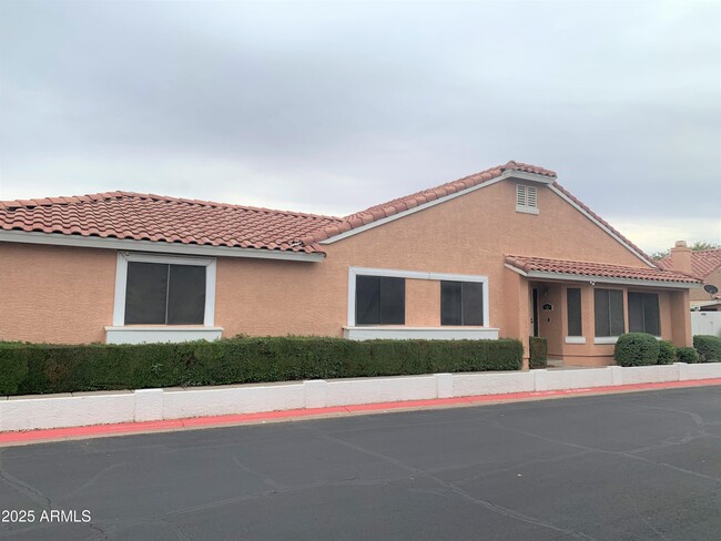 property at 3510 E Hampton Ave