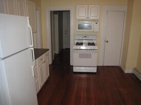 10 Clifton St, Unit 1 in Somerville, MA - Building Photo