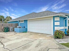 512 Carson Dr in Pensacola, FL - Building Photo - Building Photo