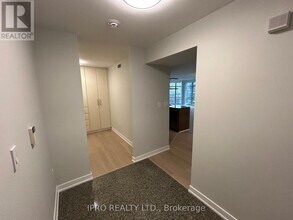 10-610 Navy Wharf Ct in Toronto, ON - Building Photo - Building Photo