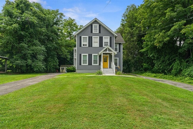 281 Violet Ave in Poughkeepsie, NY - Building Photo - Building Photo