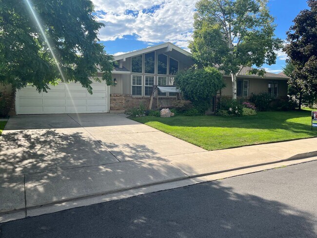 property at 652 S 850 E
