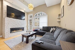 112 Liberty View Dr. in Elizabeth, NJ - Building Photo