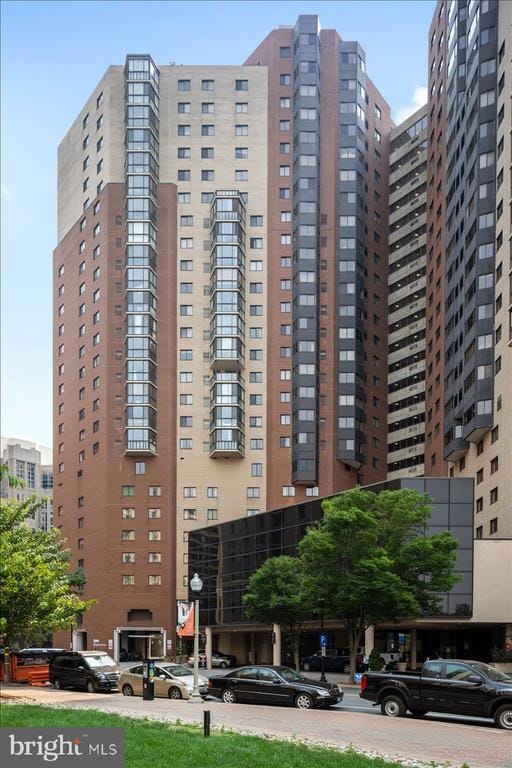 property at 900 N Stafford St