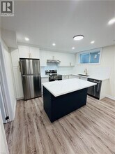 494 Woodbine Ave in Kitchener, ON - Building Photo - Building Photo