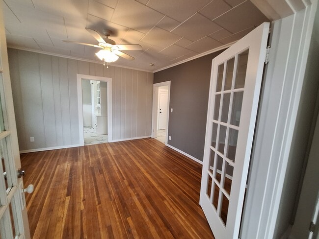 2503 Fairview Ave, Unit 2501-2503 Fairview Ave #2