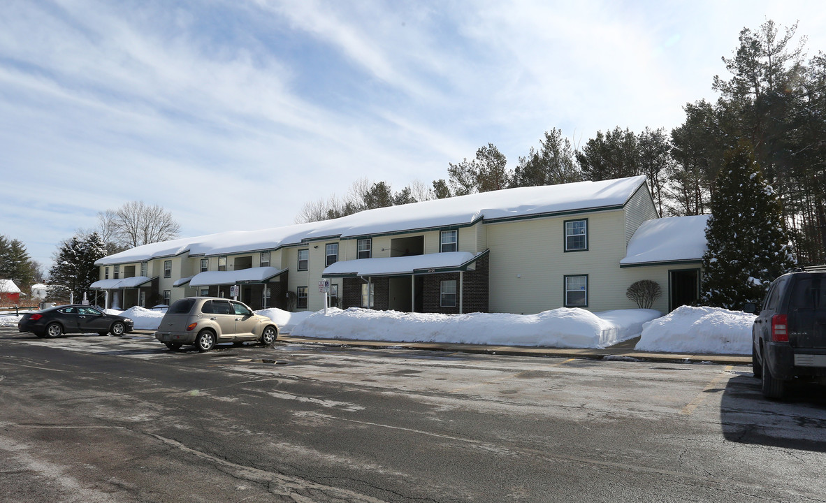 Wallins Corners Apartments in Amsterdam, NY - Building Photo