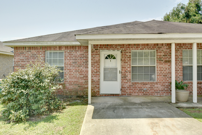 1713 Stevens St in Biloxi, MS - Foto de edificio