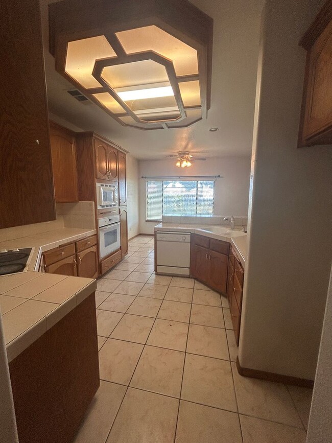 19890 S Polk Ave in Riverdale, CA - Building Photo - Building Photo