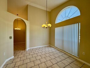 5719 Lake St in Mount Dora, FL - Foto de edificio - Building Photo