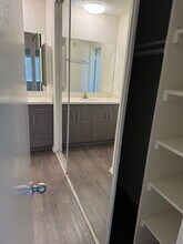 Balboa Grande Apartments in Granada Hills, CA - Foto de edificio - Building Photo