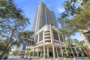 275 1st Ave S in St. Petersburg, FL - Building Photo
