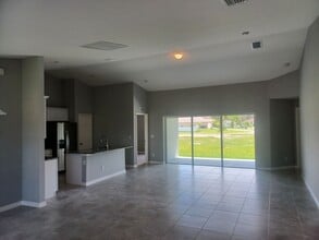417 SW 26th Ave, Unit 104 in Cape Coral, FL - Building Photo - Building Photo