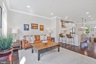 4810 Garden View Ln in Chantilly, VA - Building Photo - Building Photo