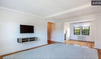 209 Garth Rd in Scarsdale, NY - Building Photo