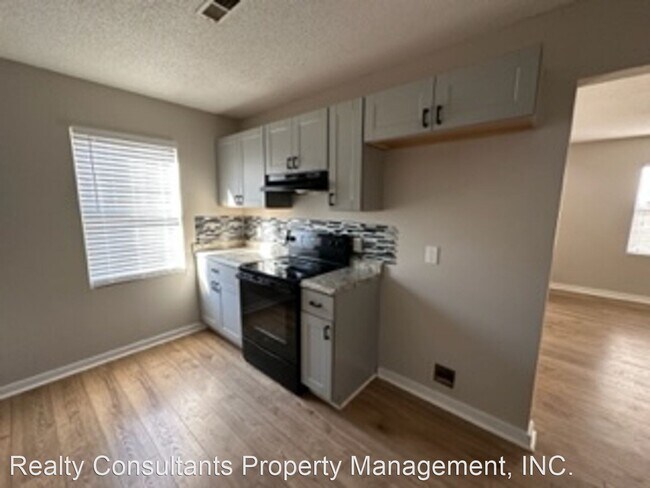 5844 Sir Knight Cir photo'