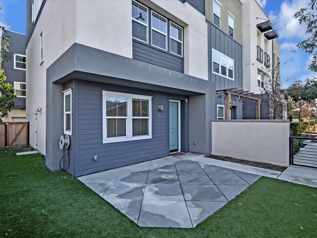 property at 1452 N Harbor Blvd