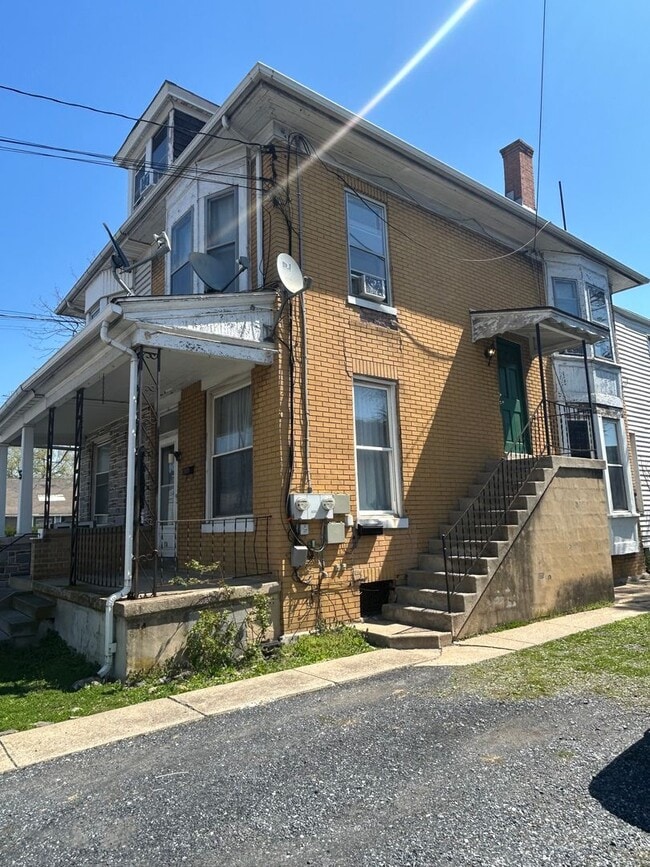 7 Hummel Ave