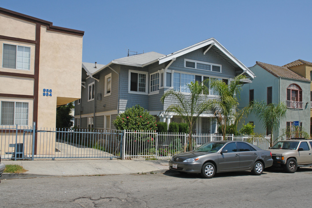 960 Fedora St in Los Angeles, CA - Building Photo