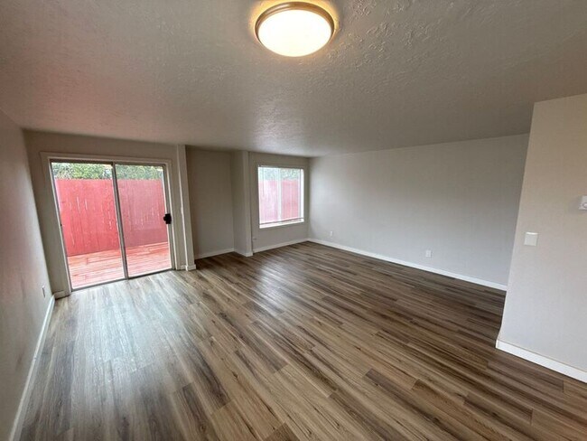 3714 47th Ave NE in Salem, OR - Building Photo - Building Photo