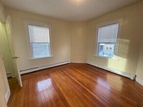 251 Central Ave, Unit 2 in Medford, MA - Building Photo - Building Photo