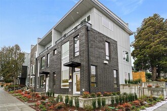 1424 N 80th St in Seattle, WA - Building Photo - Building Photo