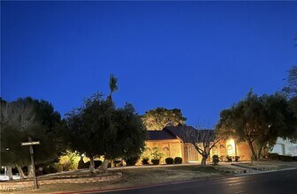 2840 Augusta Dr in Las Vegas, NV - Building Photo - Building Photo