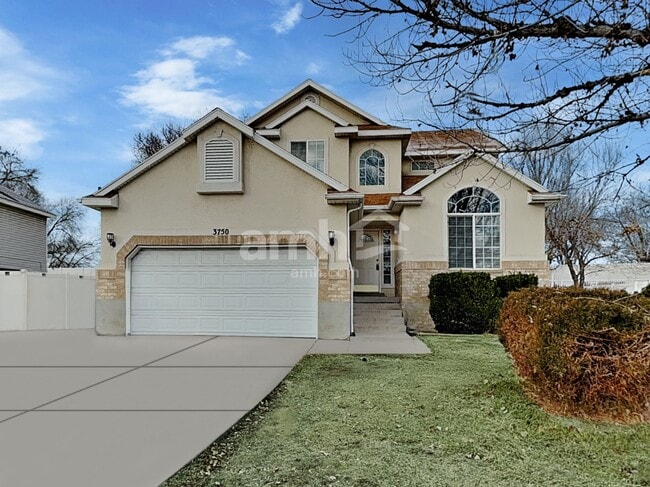 property at 3750 Suffolk Cir