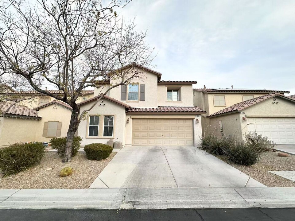 8030 Indian Blanket St in Las Vegas, NV - Building Photo