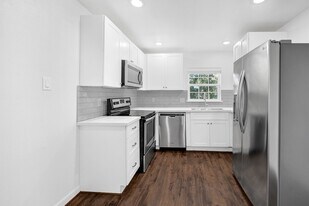 311 Clifton St in Houston, TX - Building Photo