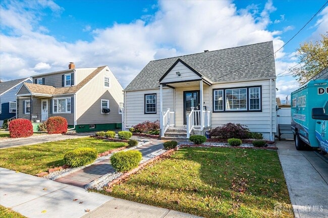 14 Linden St in Carteret, NJ - Building Photo - Building Photo