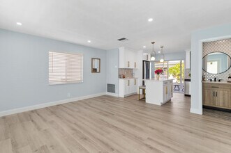 902 SW 17th St in Boynton Beach, FL - Building Photo - Building Photo