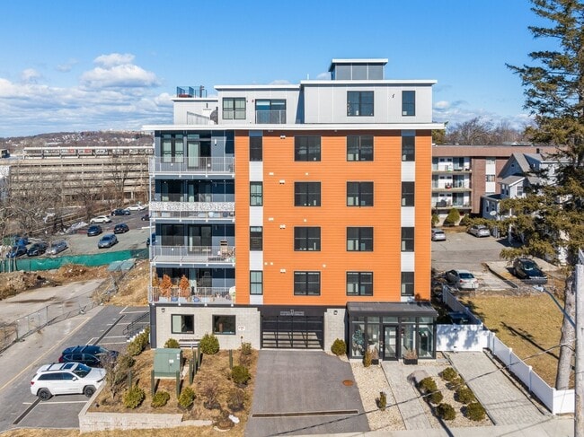 11 Oak Grove Ter, Unit 101