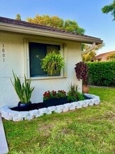 3064 S Oakland Forest Dr in Oakland Park, FL - Building Photo - Building Photo