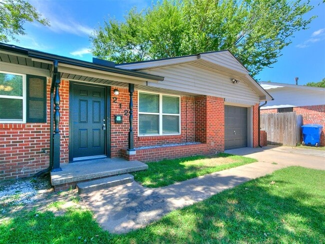 212 S Mercedes Dr in Norman, OK - Building Photo - Building Photo