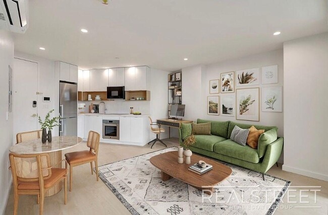 Stunning 2Bed 2Bath Apt with Private Balcony Prime location off the L next to McCarren Park