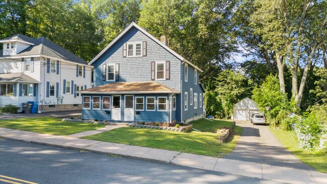 336 Summit St in Manchester, CT - Building Photo - Building Photo