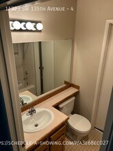 11323 SW 135th Ave-Unit -4 in Tigard, OR - Building Photo - Building Photo