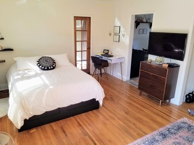 10981 Culver Blvd, Unit 10981 in Culver City, CA - Building Photo - Building Photo