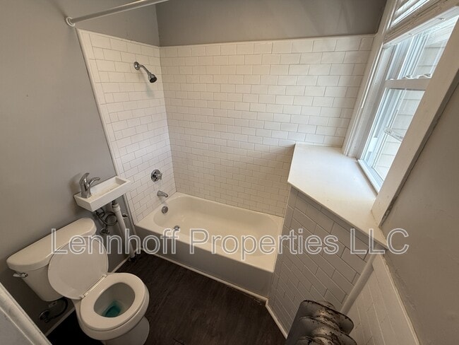 144 Walnut St in Manchester, NH - Building Photo - Building Photo