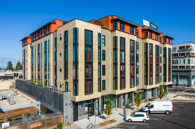 Aquatic Shattuck in Berkeley, CA - Foto de edificio - Building Photo