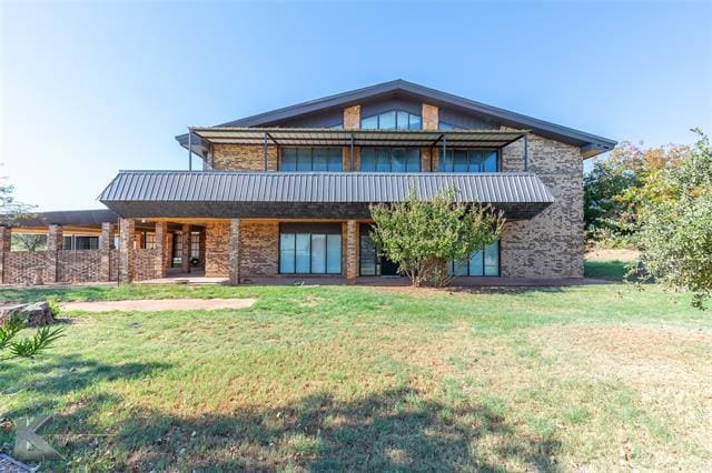 1302 Air Base Rd in Tye, TX - Building Photo