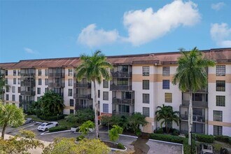 5570 NW 44th St, Unit 510A in Lauderhill, FL - Building Photo - Building Photo