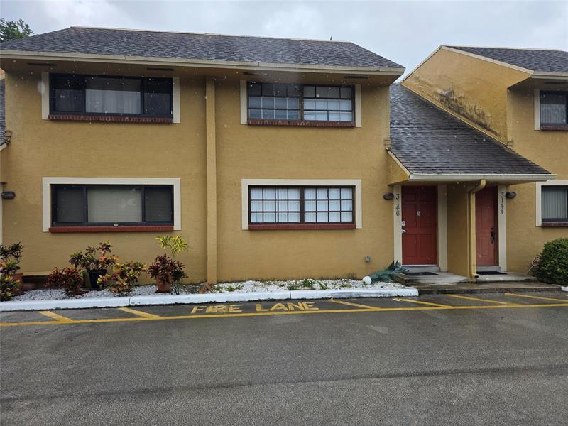 3146 N Pine Island Rd in Sunrise, FL - Building Photo