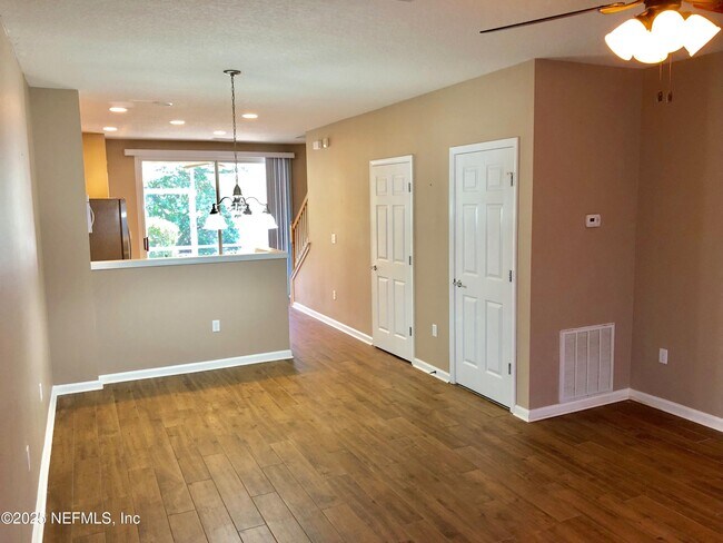 8078 Summer Cove Ct in Jacksonville, FL - Building Photo - Building Photo