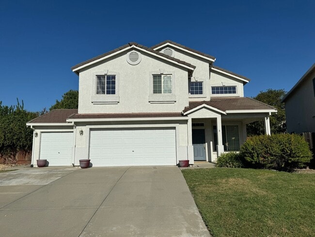 property at 8 Pewter Ct